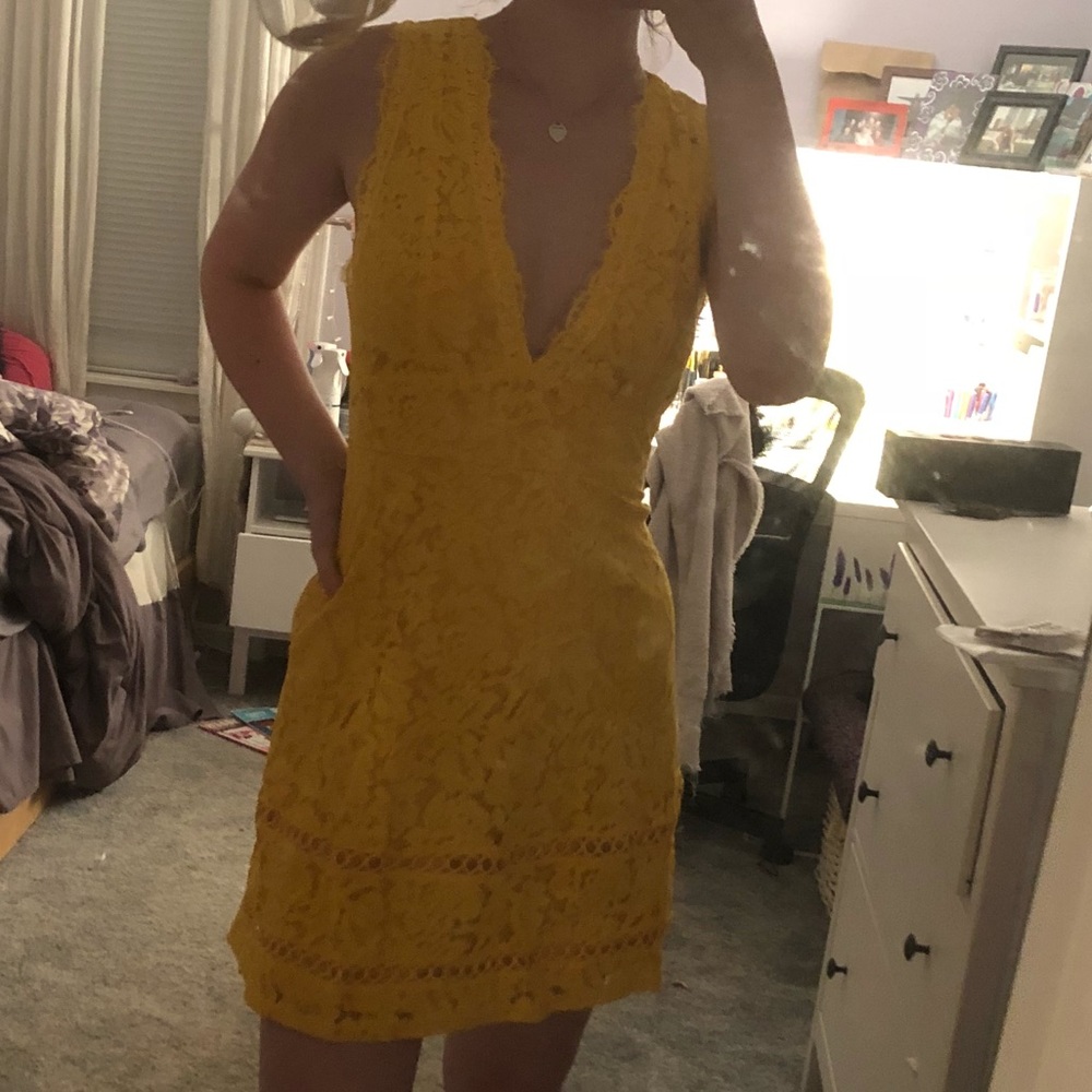 yellow dress
